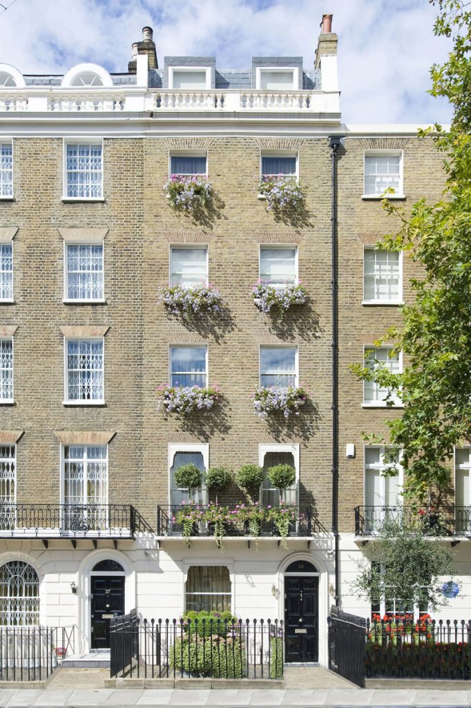 Are #London’s townhouses finally making a comeback? Discover the latest trend here… ow.ly/mRao30aelia
