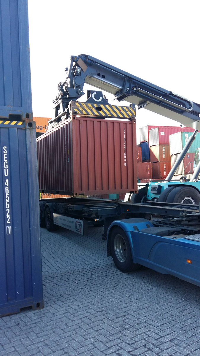 HansFreije's tweet photo. Op bezoek bij de logistieke trekker in @gem_gorinchem: #HTSGroup (100m) #intermodaalvervoer #toekomst https://t.co/6cGOBUd5bn