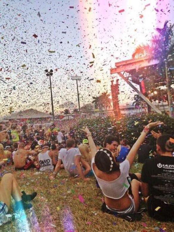 ButDansLaVie's tweet photo. Je veux aller à Coachella avec mes potes au moins une fois dans ma vie 😍🙏 https://t.co/JfmvhNqHIM