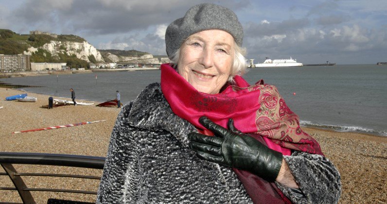 Vera Lynn officially becomes the oldest living artist to score a Top 10: 'It's the icing on the cake' @VeraLynnDecca bit.ly/2neQ5YD