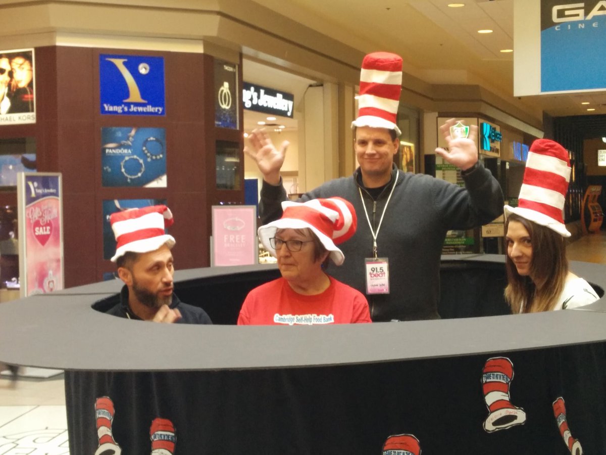 chestielarue69's tweet photo. @915theBeat @carlosbenevides @LauraGeddess @DaveJutzi this is an amazing photo. Just..... amazing. Too many reasons to list. https://t.co/MZkuDn5d9C