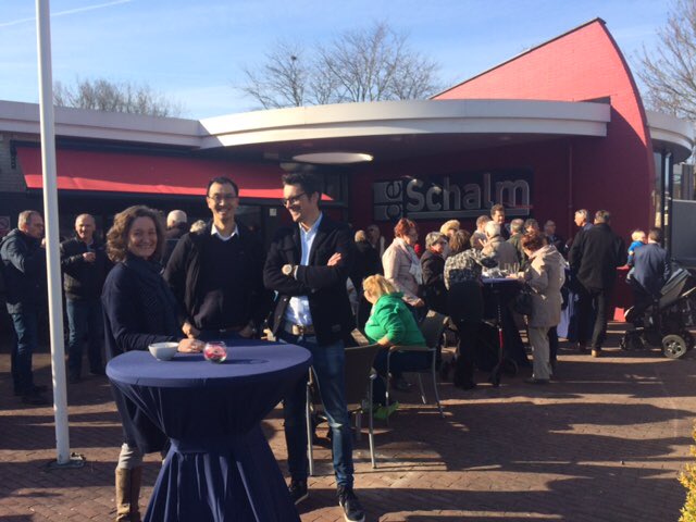 DevriInfra's tweet photo. Feestelijke opening winkelcentrum Borgele @DeventerGem @Nikkels_bouw @TimmerhuisGroep https://t.co/sMjmnG6Q6w