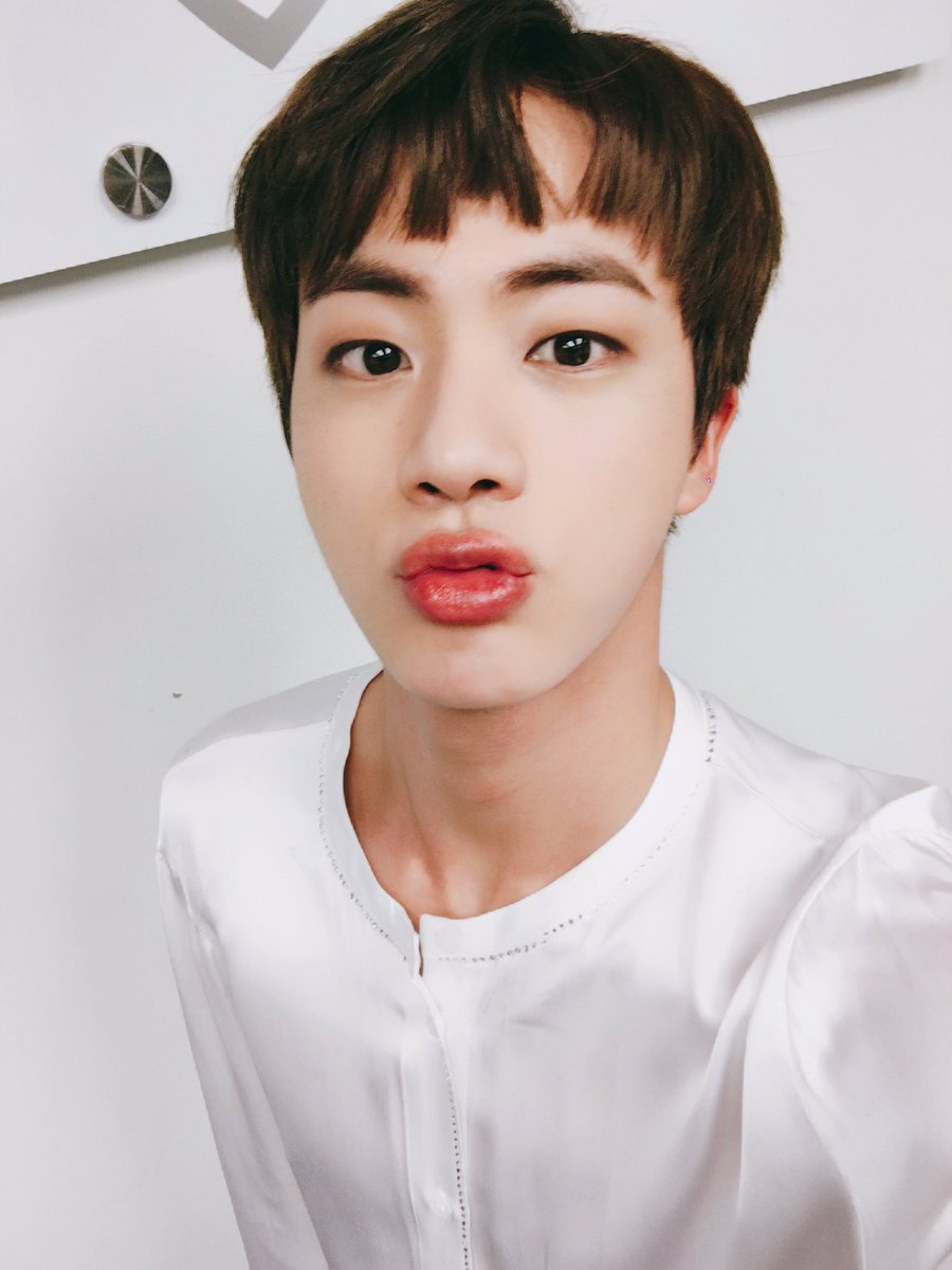 moa_BTS92's tweet photo. 名古屋初日、当選〜〜���👏 https://t.co/5XXo5w8uxS