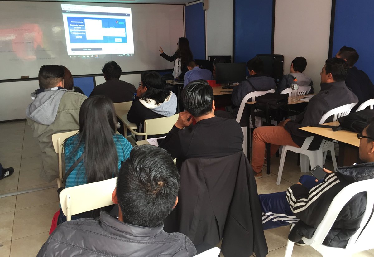 Competencia_Ec's tweet photo. Estudiantes del Instituto Tecnológico Quito reciben capacitación sobre @AntiMonopolioEC, .@SupertiendaEc y #comitésdeusuarios https://t.co/ZkEiebWovh