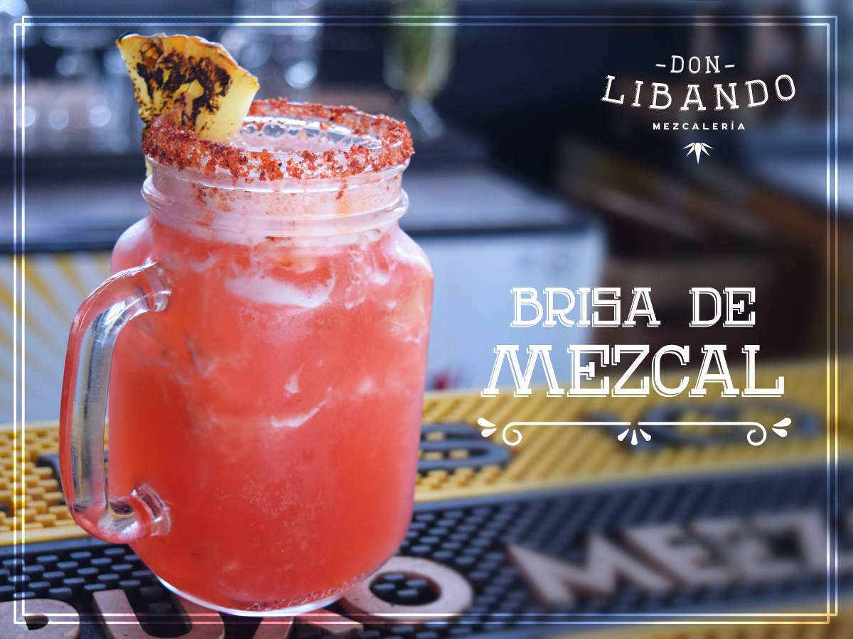 DonLibandoMer's tweet photo. Siente la Brisa impactar tu paladar con frescura de la #piña, alegría de la #naranja, pasión del #arándano y obvio #mezcal #DonLibandoMerida https://t.co/rGY4W9RXAL