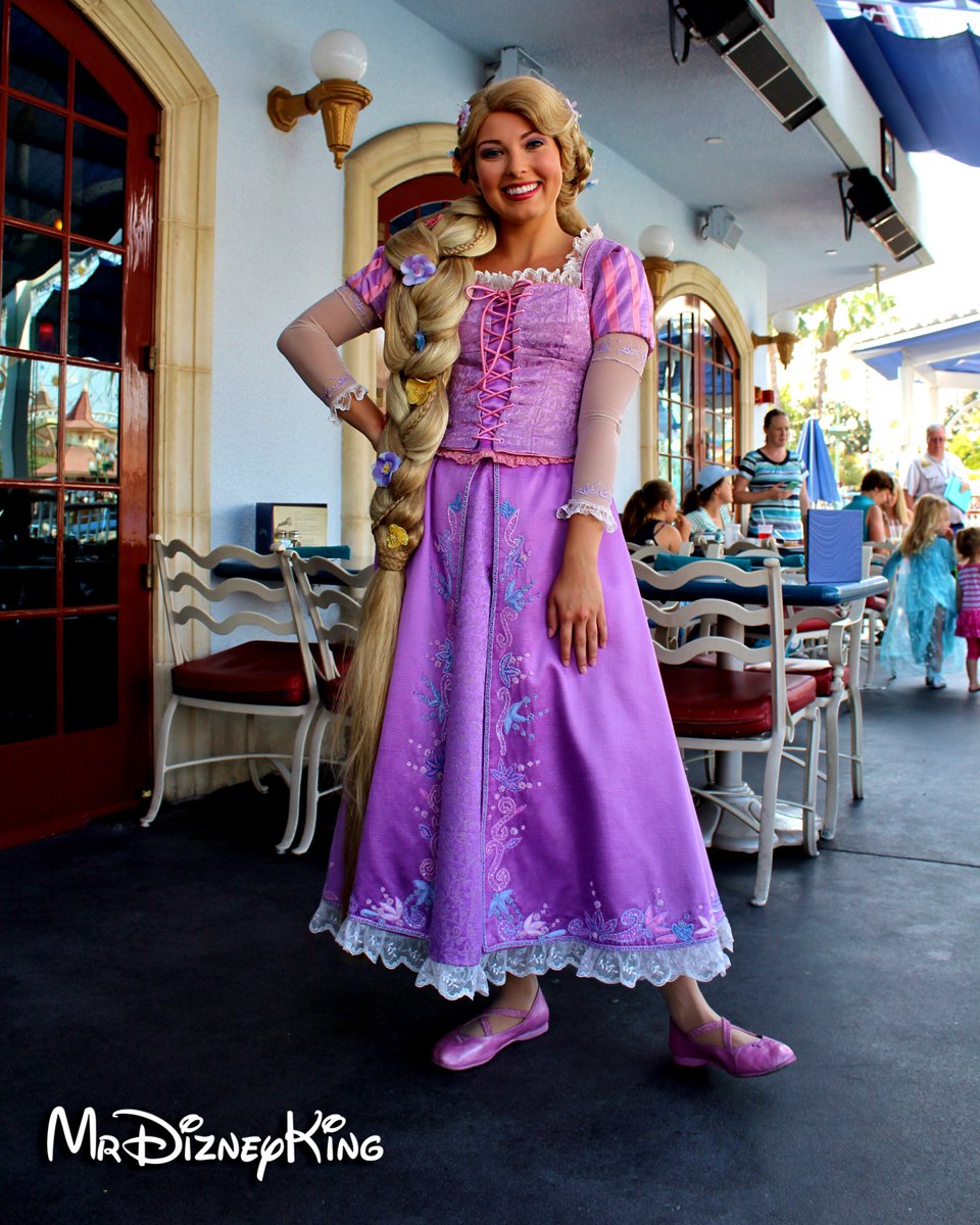 MrDizneyKing's tweet photo. We love to dine with #Disney royalty at #Ariel s Grotto @DisneylandToday #DisneySide #Disneyland #CaliforniaAdventure #Tangled #Rapunzel https://t.co/ZPzTq3xwdF