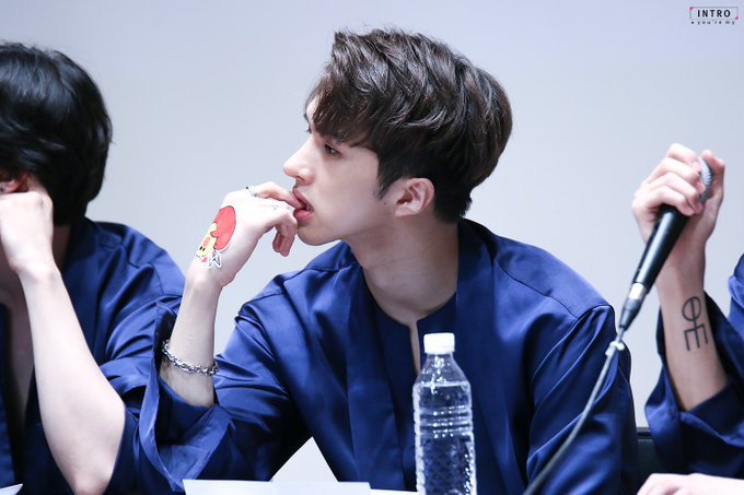 archivejaehwan's tweet photo. 160821 © INTRO https://t.co/MYJHK6uBWk