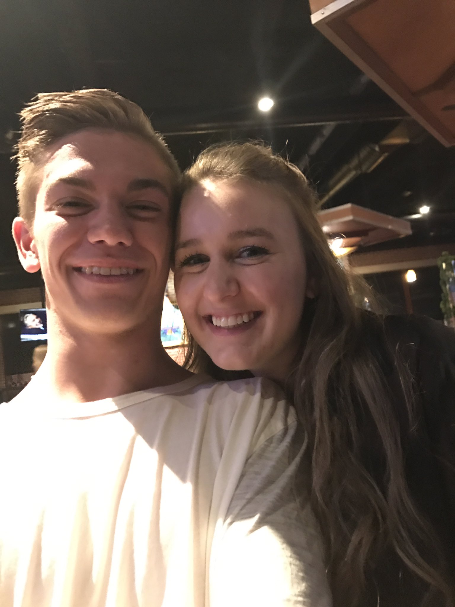 Happy birthday bud! Have a fantastic day! Love you so much. Enjoy this pic    