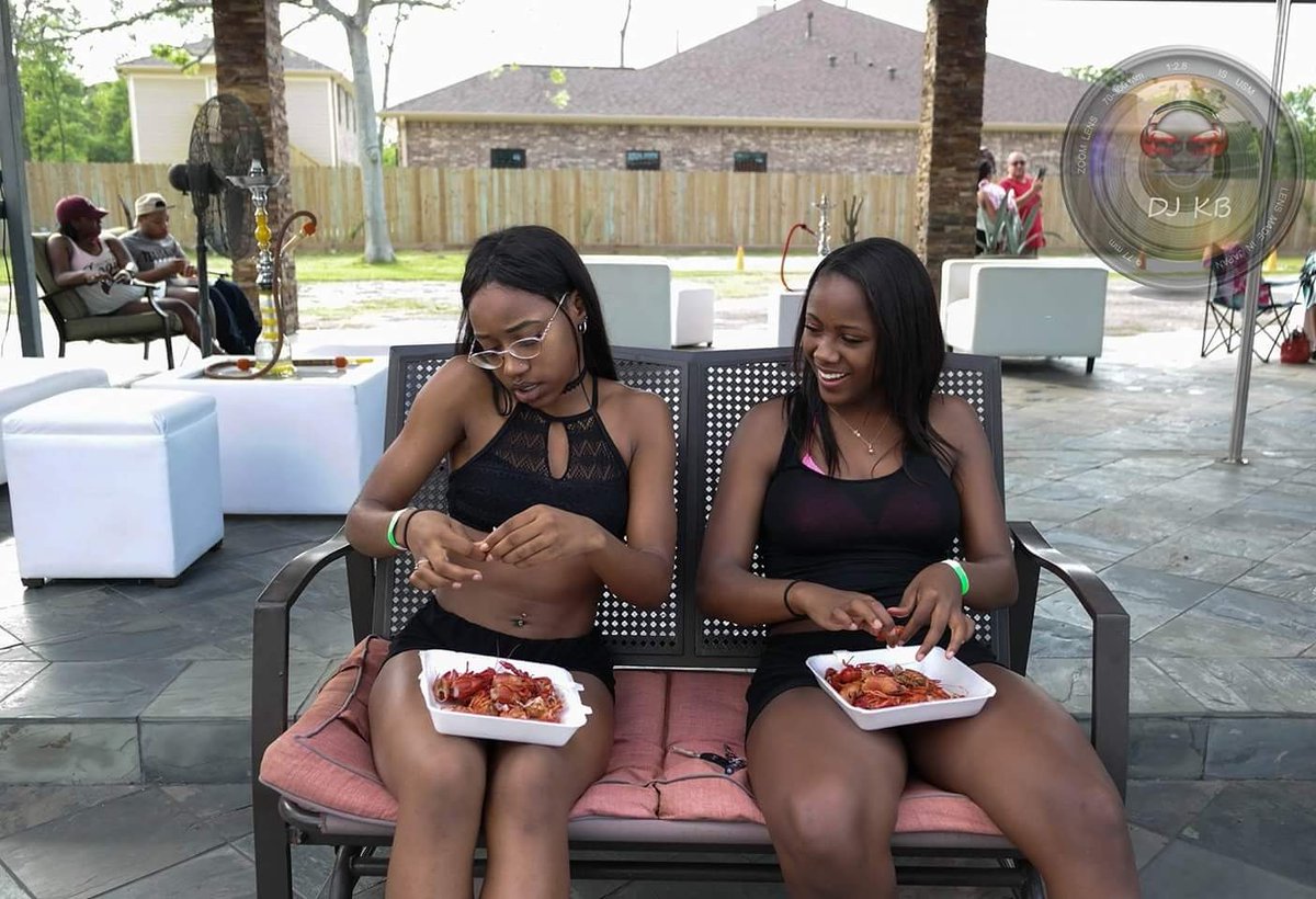 texasboyz_tony's tweet photo. #THANAWFSIDEDRIPP POOL PARTY PART II COMING EARLY APRIL...#HOOKAHS #TWODJS #BOTTLES #STRIPPERPOLECONTEST https://t.co/YBNMTWeNR8
