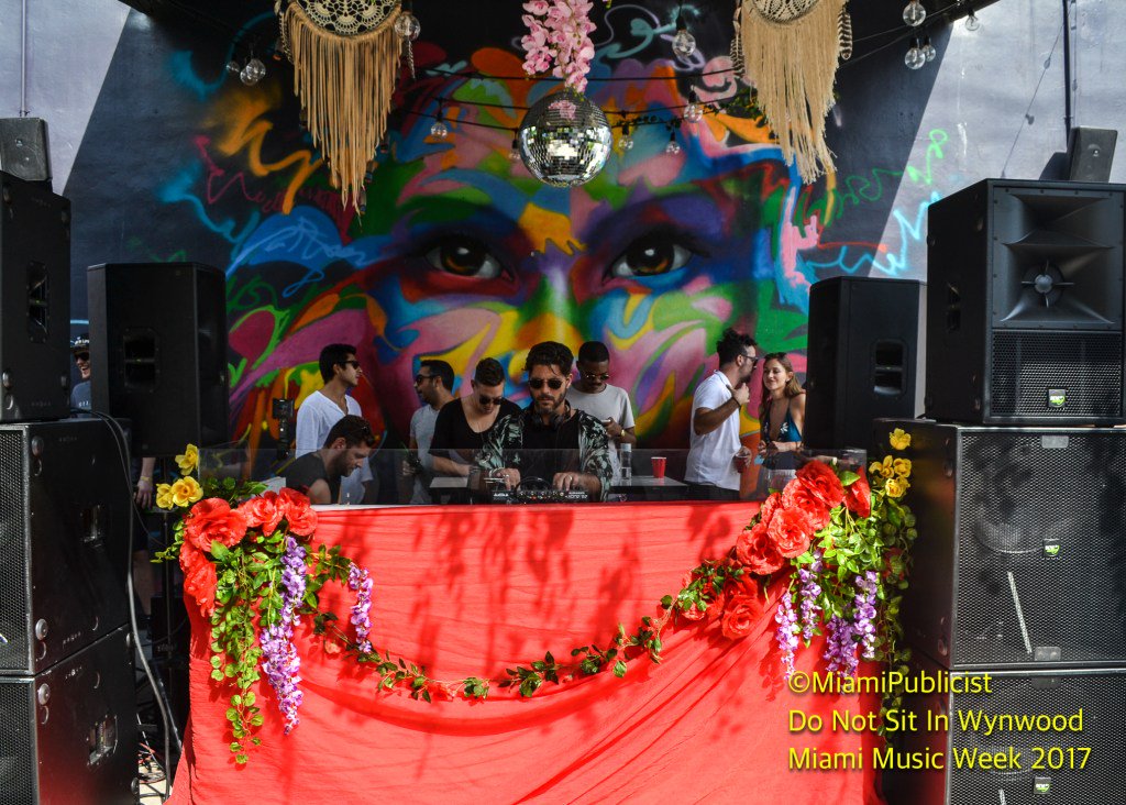Do Not Sit In Wynwood Miami Music Week 2017 miamipublicist.wordpress.com/2017/03/24/do-…