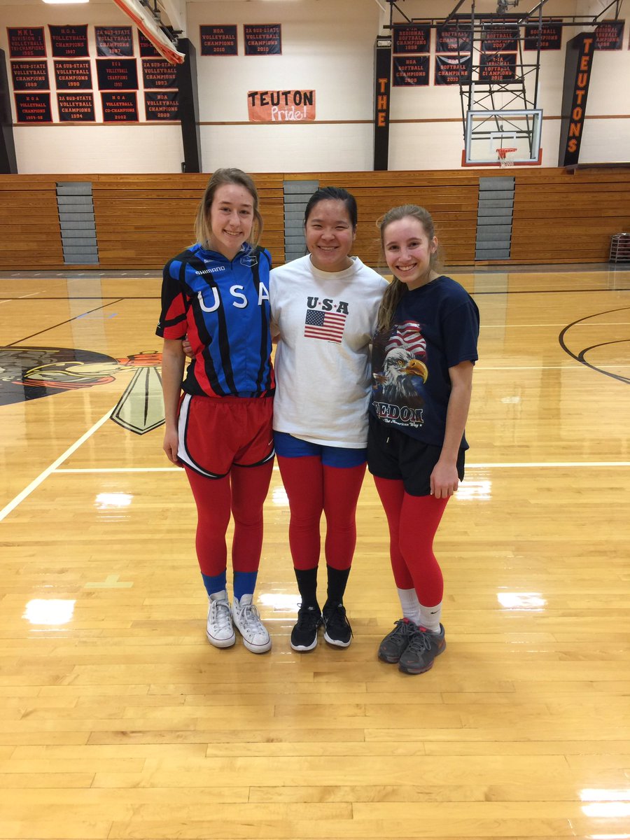 so happy that i was able to collect and pass the dodgeballs to these guys for my last dodgeball tournament @TaytumL @Wstrange98 🦅❤️⚪️💙