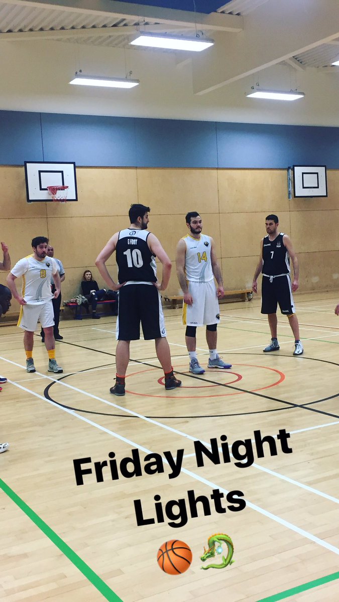 uwsubasketball's tweet photo. Friday Night Lights ๐
78-62 WIN ๐
#StrengthInDragons https://t.co/VWolmNv0jd