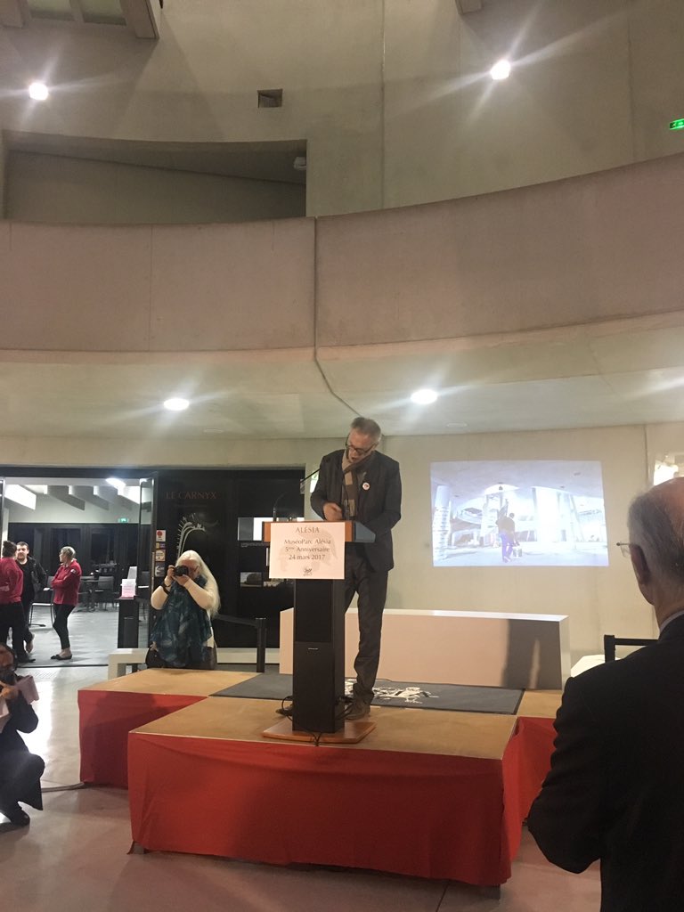 Agence24's tweet photo. Marc Frot débute la rétrospective du @MuseoParcAlesia ! L'exposition Astérix, L'histoire de France par la publicité.. 🤗 #museoparc #birthday https://t.co/6TSmB8IGzI