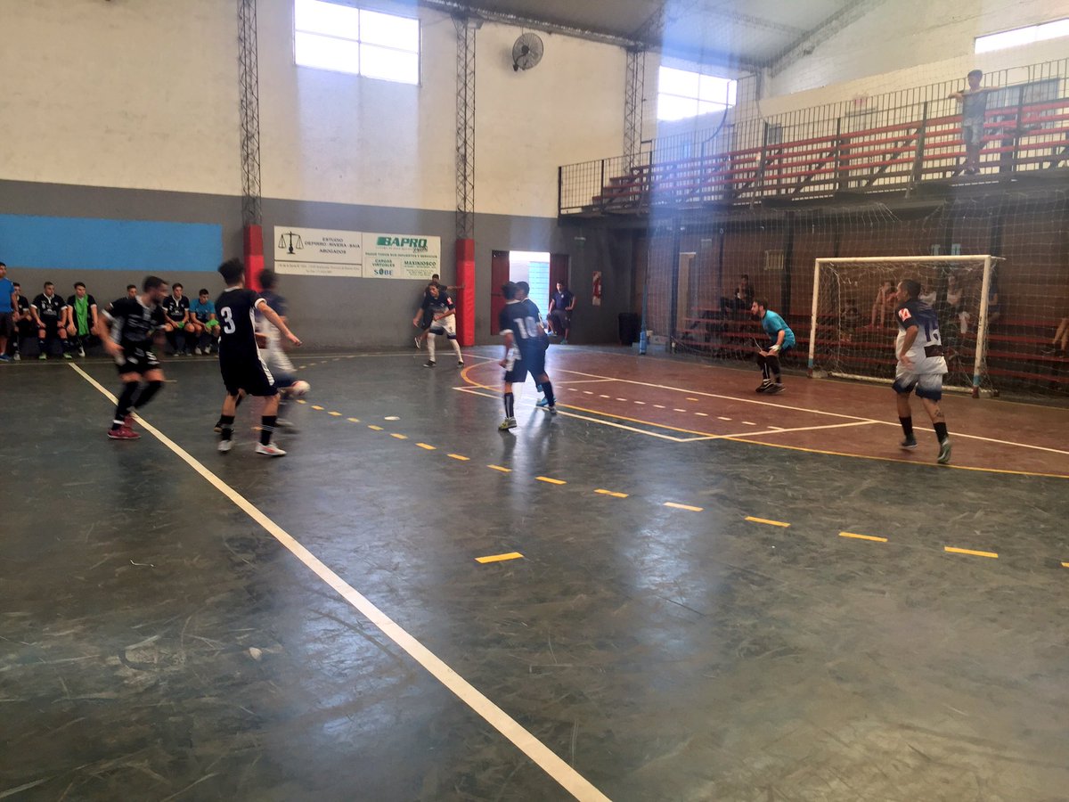 ligaf5ok's tweet photo. #AmistosoPretemporada @cdscsanmartin recibió a @Clubmitrefutsal en Arsenal. 
5ta: SM 2 - M 2
4ta: SM 0 - M 1
3ra: SM 1 - M 4
1ra: SM 3 - M 4 https://t.co/J1OqAojBC9