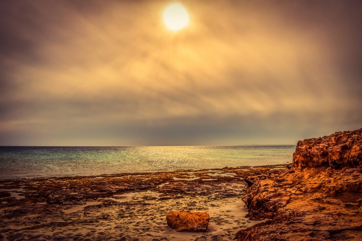 #rockycoast #beach #sea #cloudy #hazy #afternoon #sun #colors #ayianapa #cyprus