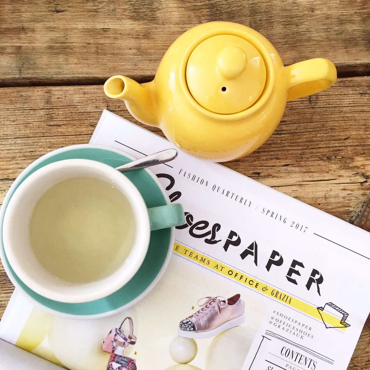 Tea time o'clock at <a href="/HallysLondon/">Hally's</a> 🐤
#tea #fashionblogger #momlife #photography