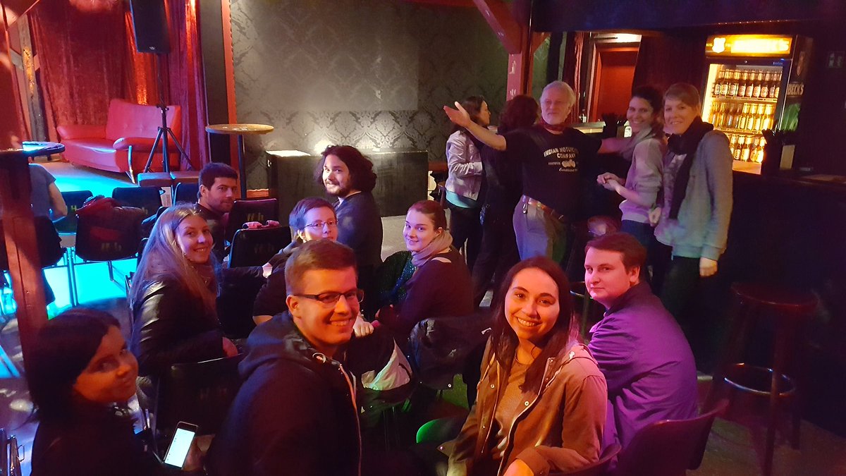 CourseOffice's tweet photo. Beim #Youngcomediansclub mit unseren #internationals! @unipotsdam @waschhaus https://t.co/MPQTAfG5Fc