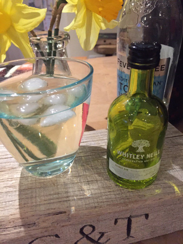 merrykitchenjo's tweet image. Happy spring gin Friday all! @JJ_WhitleyUK #quincegin #springgin