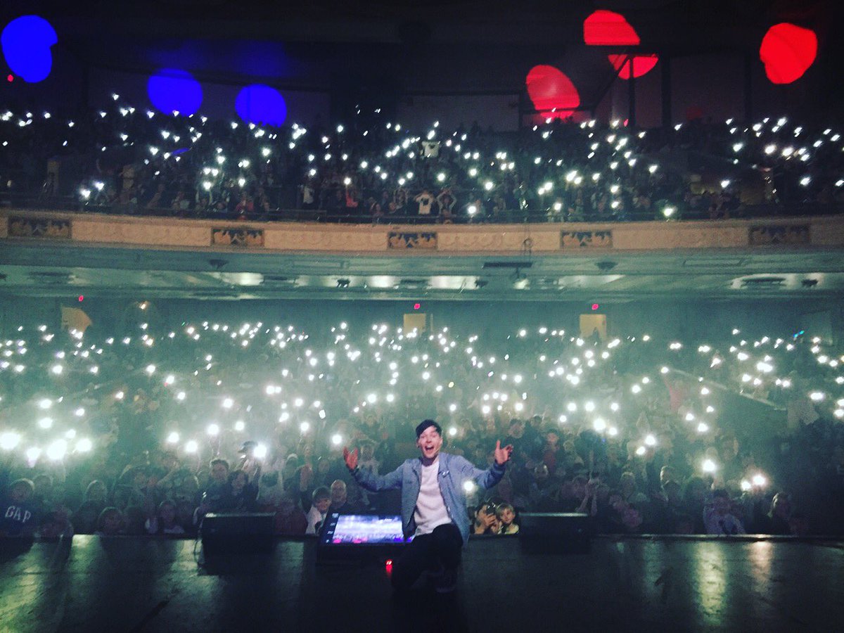 Boston, MA - 23rd March 2017
First ever US show.. Literally incredible.. Thank you so much! 💙🇺🇸