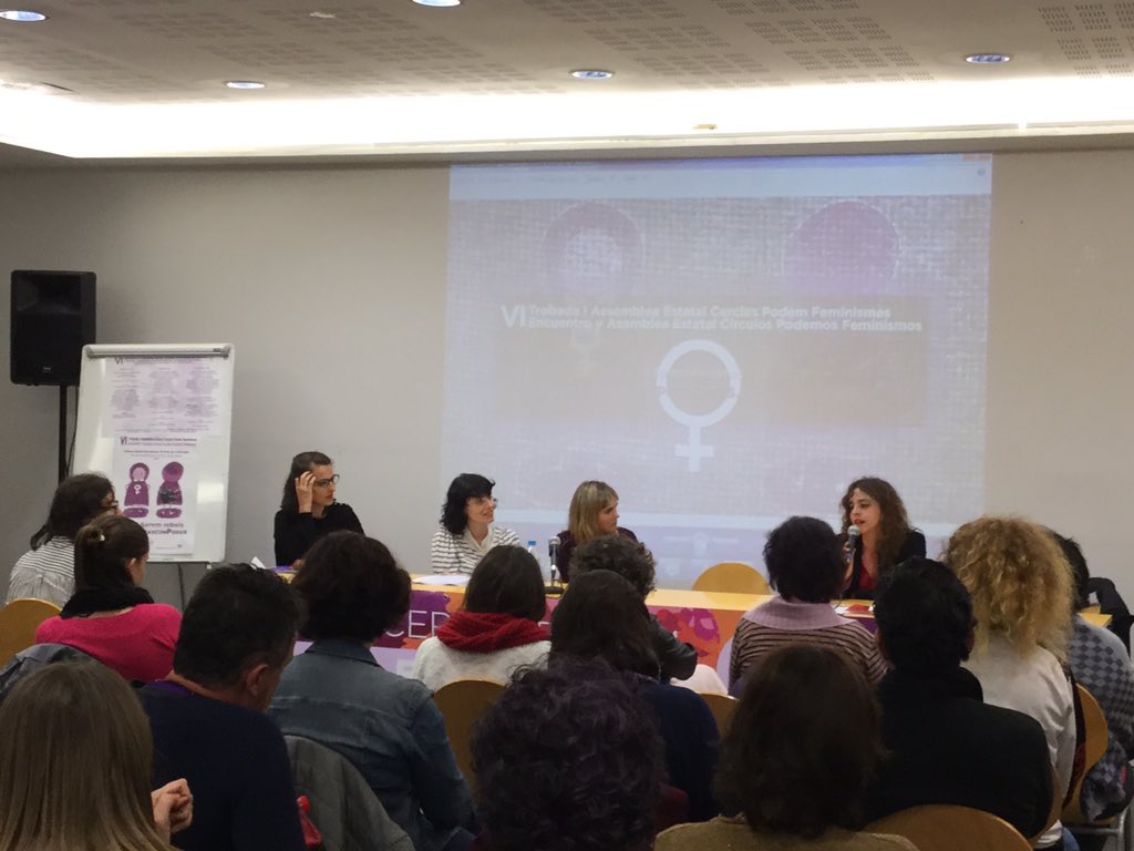 MariadelRioS's tweet photo. Que sepan las niñas, que entre todas las cosas que pueden ser, está ser poeta y escribir de su mundo y sus sentimientos #FeministasConPoder https://t.co/ZWH8t7GxQc