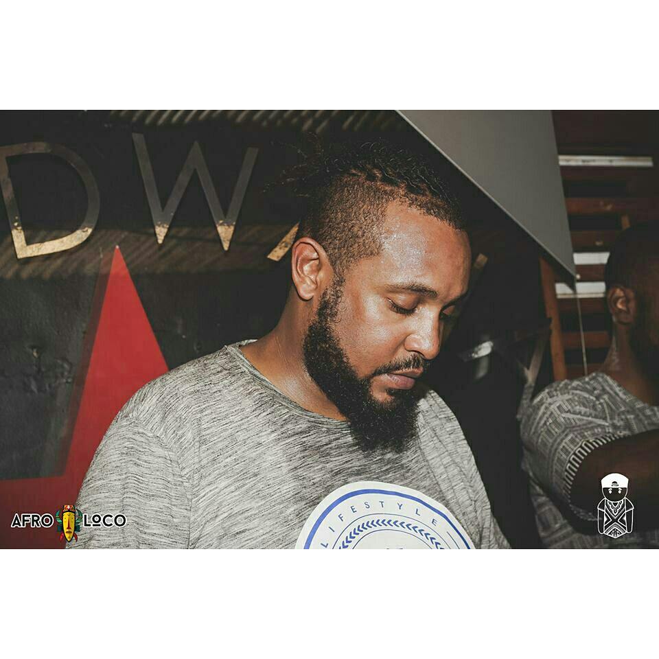 Fauzthe1's tweet photo. #AFROLOCO before and after set
👕 @UrbanSoulStores
#2deckShakur #djlife https://t.co/TfnpuHzL1D