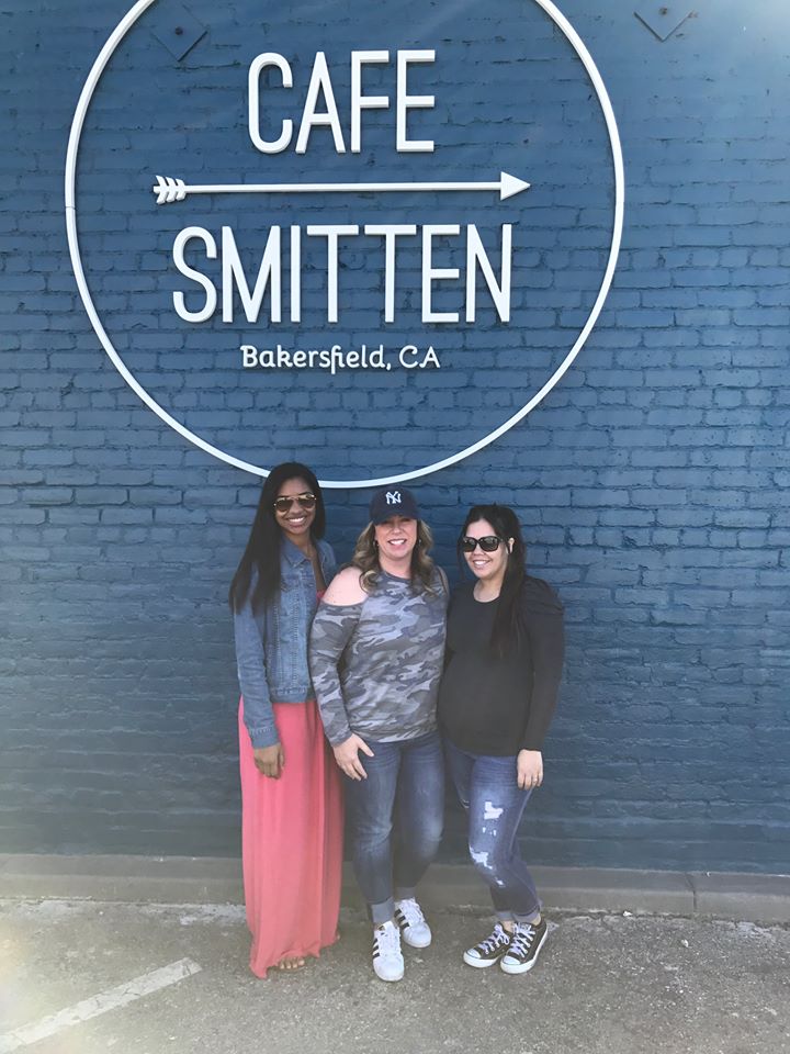 emediams's tweet photo. Supporting local businesses today in town like #CafeSmitten! https://t.co/4ih5PJp65A