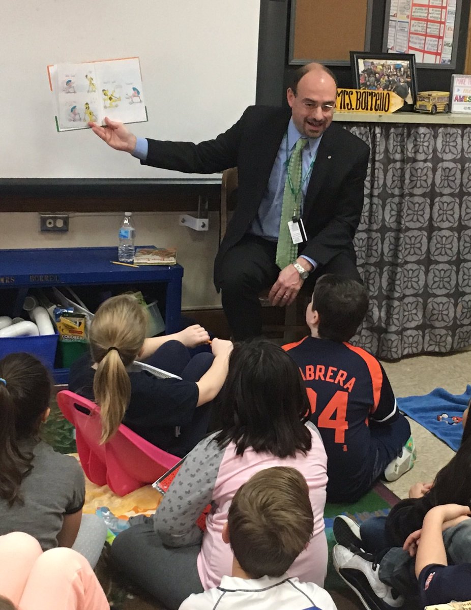 MrsBorrello's tweet photo. Our class welcomed an entertaining guest reader this morning. Thank you, Trustee Thorpe! #Students1stDbnSchs #InspireEducateCelebrate https://t.co/UWjLx8qJxL