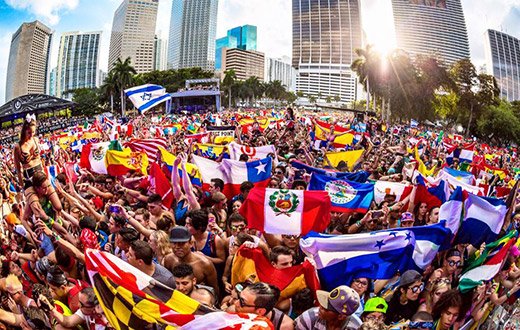 ElectroPartyDR's tweet photo. En tan solos 2 minutos inicia la transmisión de #ULTRAMIAMI y puedes ver en vivo aquí: https://t.co/ahsgFeuDts https://t.co/qSLxcEiTIV
