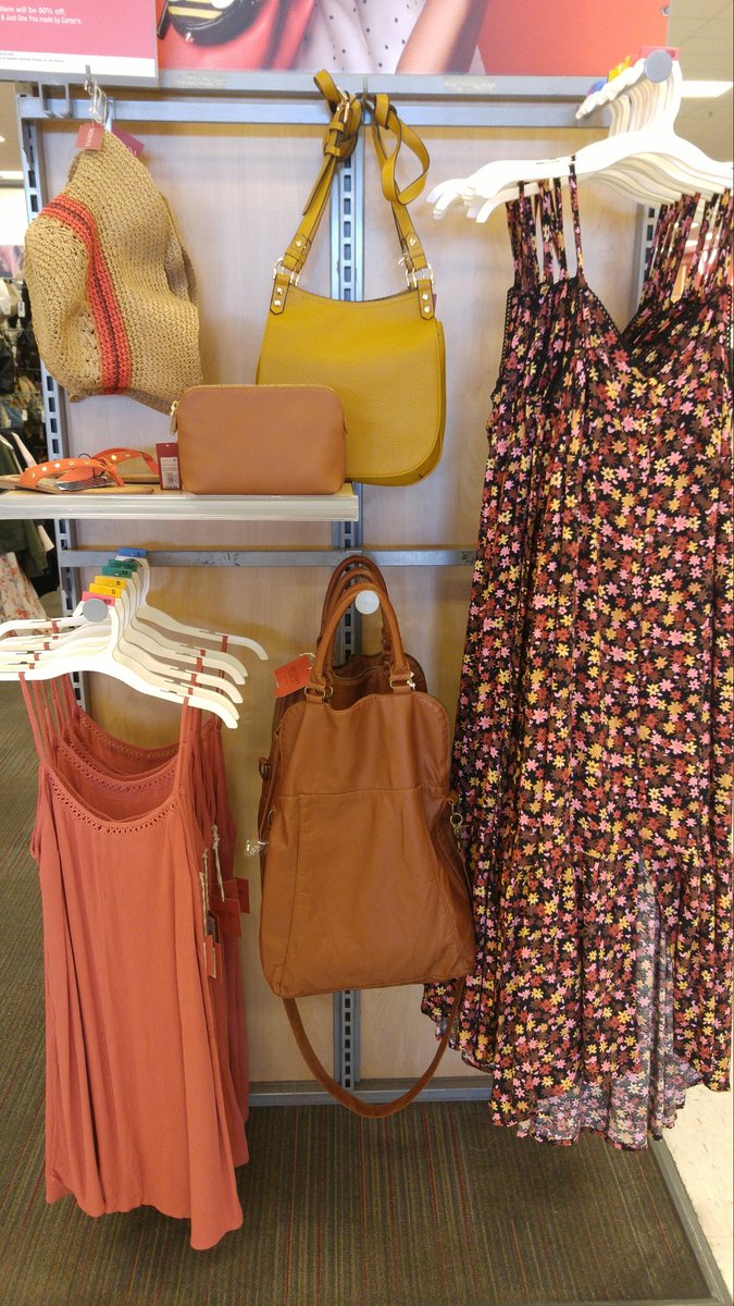 BrittneyT1961's tweet photo. My guests are loving these looks. #boho  #LiterallyWithaMannequin #T1961 https://t.co/8RMNZfiq4s