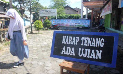 WongmBatang's tweet photo. Santri Ponpes Ikut Ujian Kesetaraan di PKBM https://t.co/G9BUhW3Zyw https://t.co/1Lr5xxtqgS