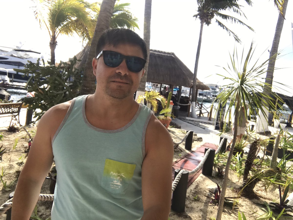 Las escuchare en futuro, ahora disfruto de mis vacaciones #CiudadCola