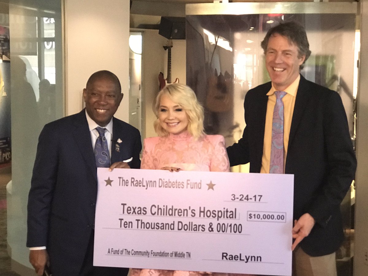 JeffSyptak's tweet photo. Moving and grooving w/Mayor @SylvesterTurner. From #BassMasterClassic, to #ForRealFridays w/@UHCougarFB, to @TexasChildrens w/@RaeLynn. https://t.co/AHYS1hXzGU