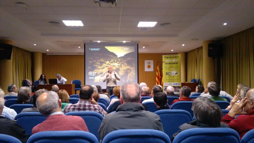 AhincoSos's tweet photo. ÉXITO en @sagunt #Energia de @somenergia_vlc #attac2017 @ChemIng @Innyeluuz @SomEnergia @Galopez @attac @attacespana https://t.co/XKIljq5b3j