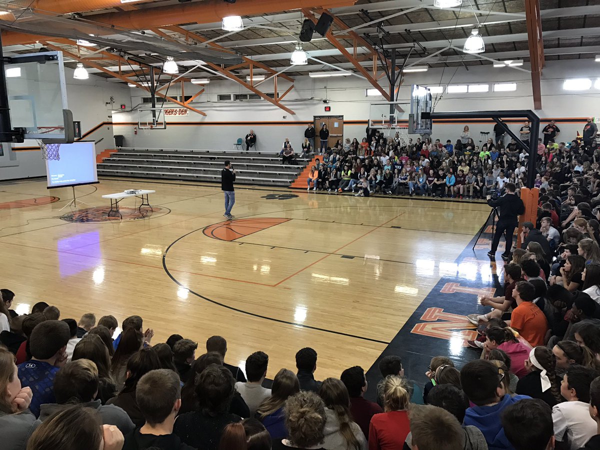 Herrinjhtigers's tweet photo. Sam Kuhnert #iambullyproof presentation @Herrinjhtigers We are bullyproof!!! https://t.co/3W0K44XsgF