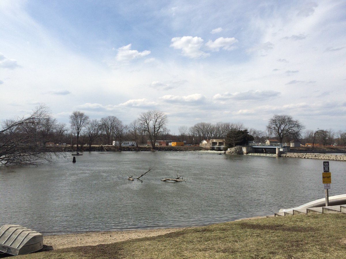 jeremygood's tweet photo. Taking a day off and enjoying this weather! (@ McHenry Lock &amp; Dam in McHenry, IL) https://t.co/GJkKoJ3FkL https://t.co/ShROZaprdh