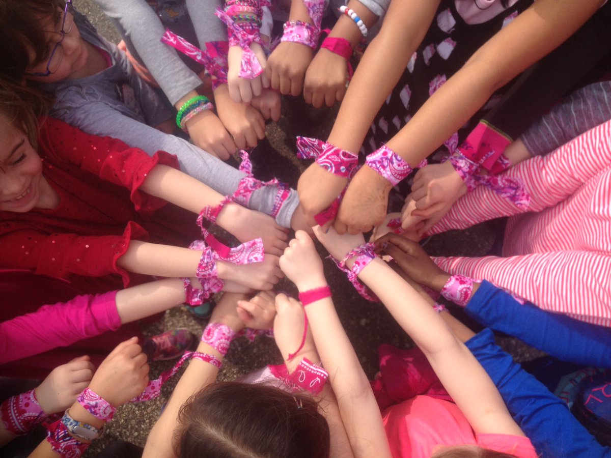 Today our girls learned to value each other and make new friends! They made bracelets to with empowering words and to show unity.