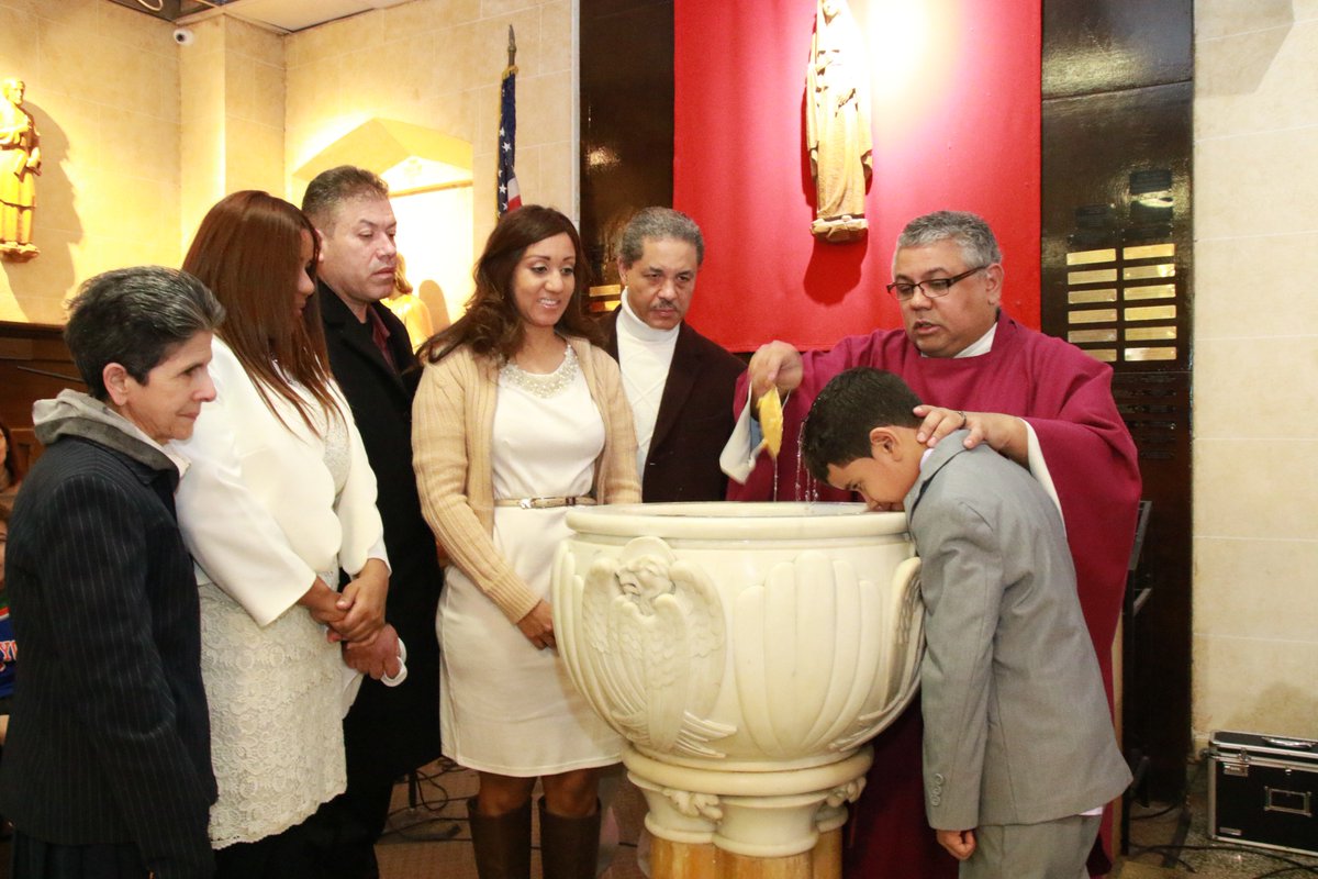 ManCathSchls's tweet photo. Our Lady Queen of Martyrs celebrating the Sacrament of Baptism. #CatholicShools #Evangelization @NY_Arch @DrTimothyMcNiff https://t.co/oAnKLh15mj