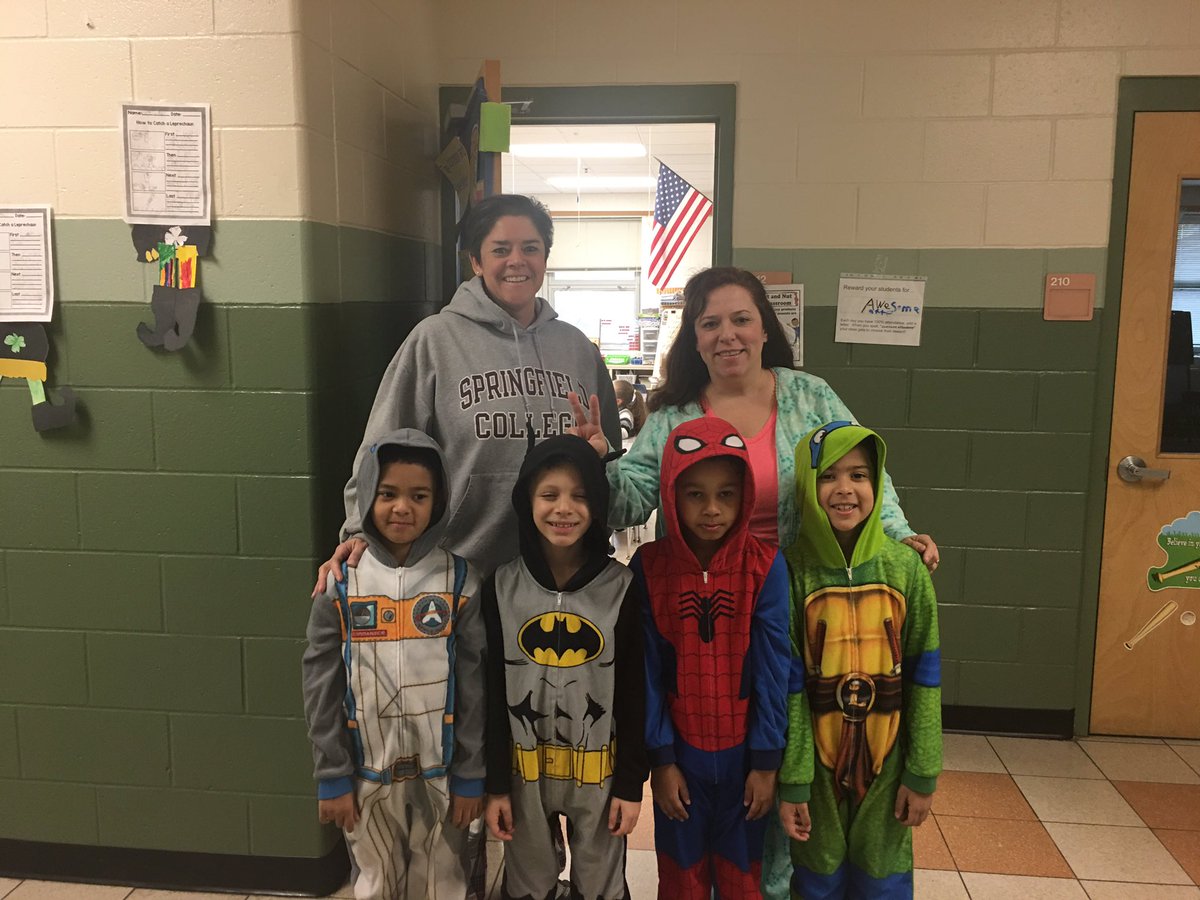 mrscostaCMES's tweet photo. Pajama day on the Pothier-citizens campus!!  Look at these guys!!!@mam2058 @wednovans https://t.co/B7CqIbsnXx