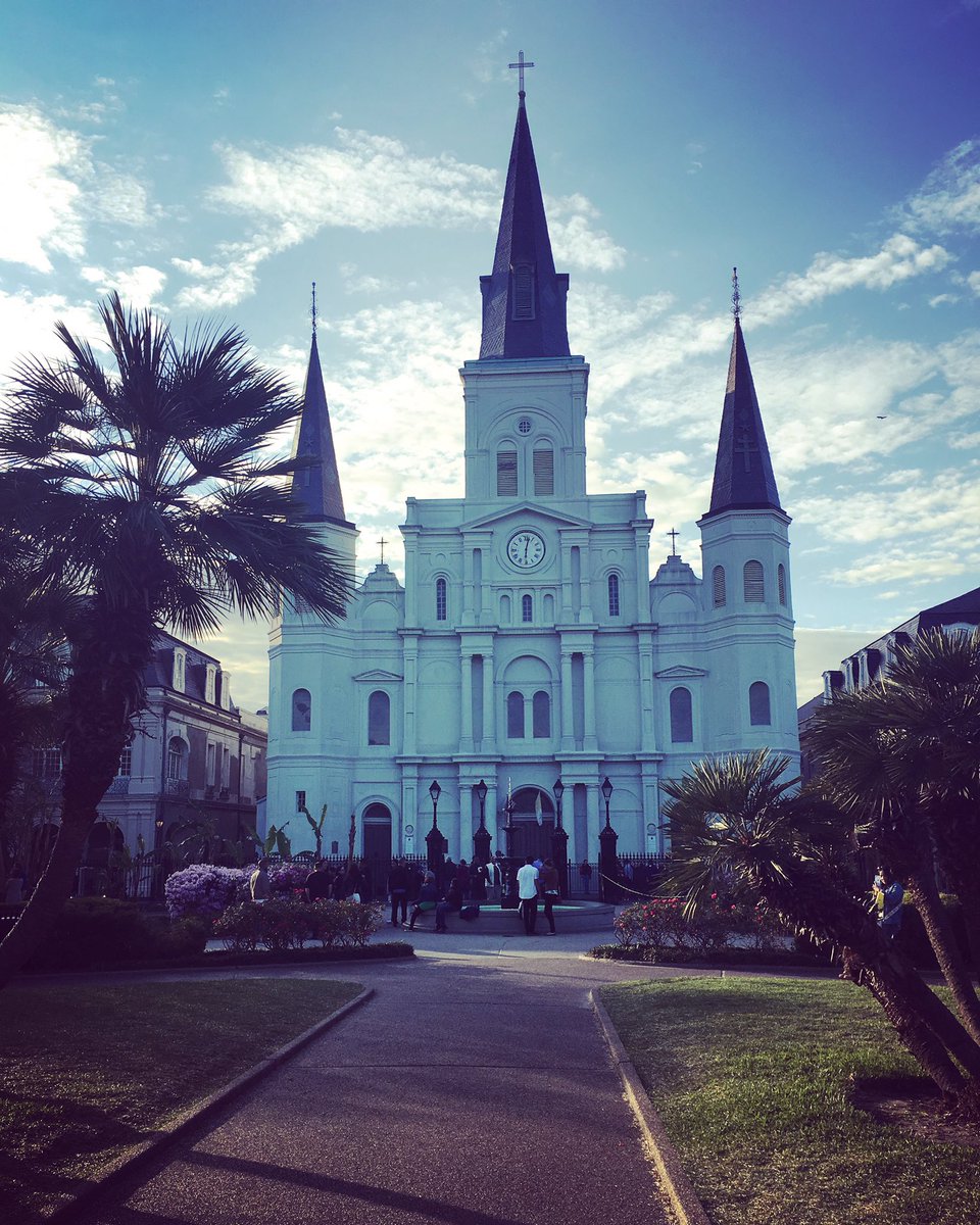 marisabliss's tweet photo. #neworleans #louisiana #jacksonsquare #springbreak2017 ⚜️😍 https://t.co/7XaSmXqLHV