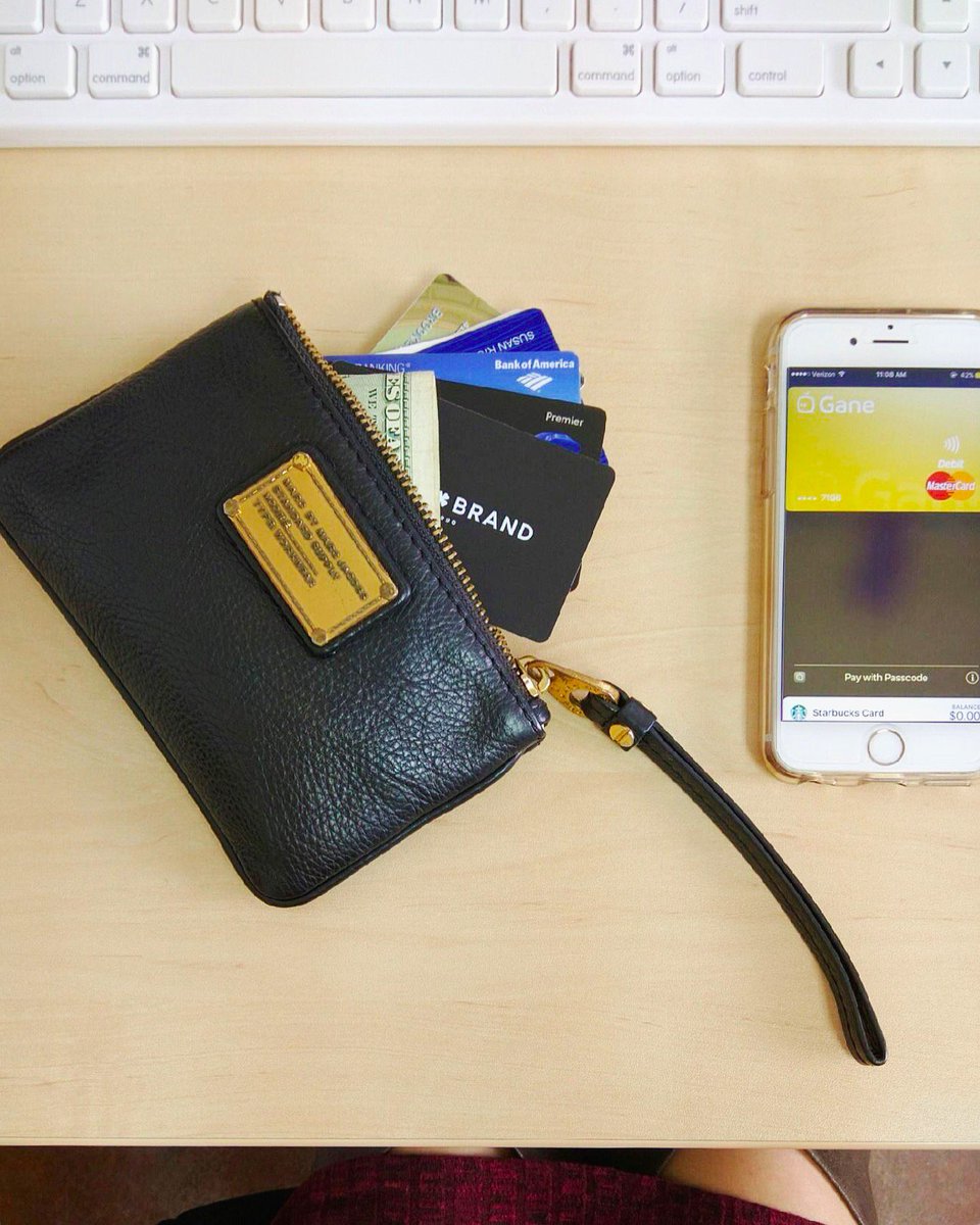 GaneApp's tweet photo. #FlashbackFriday to that chunk of a wallet on the left ✌🏼

Apple Pay w/ the #GaneApp = better payments. https://t.co/dE5HBuSSUV