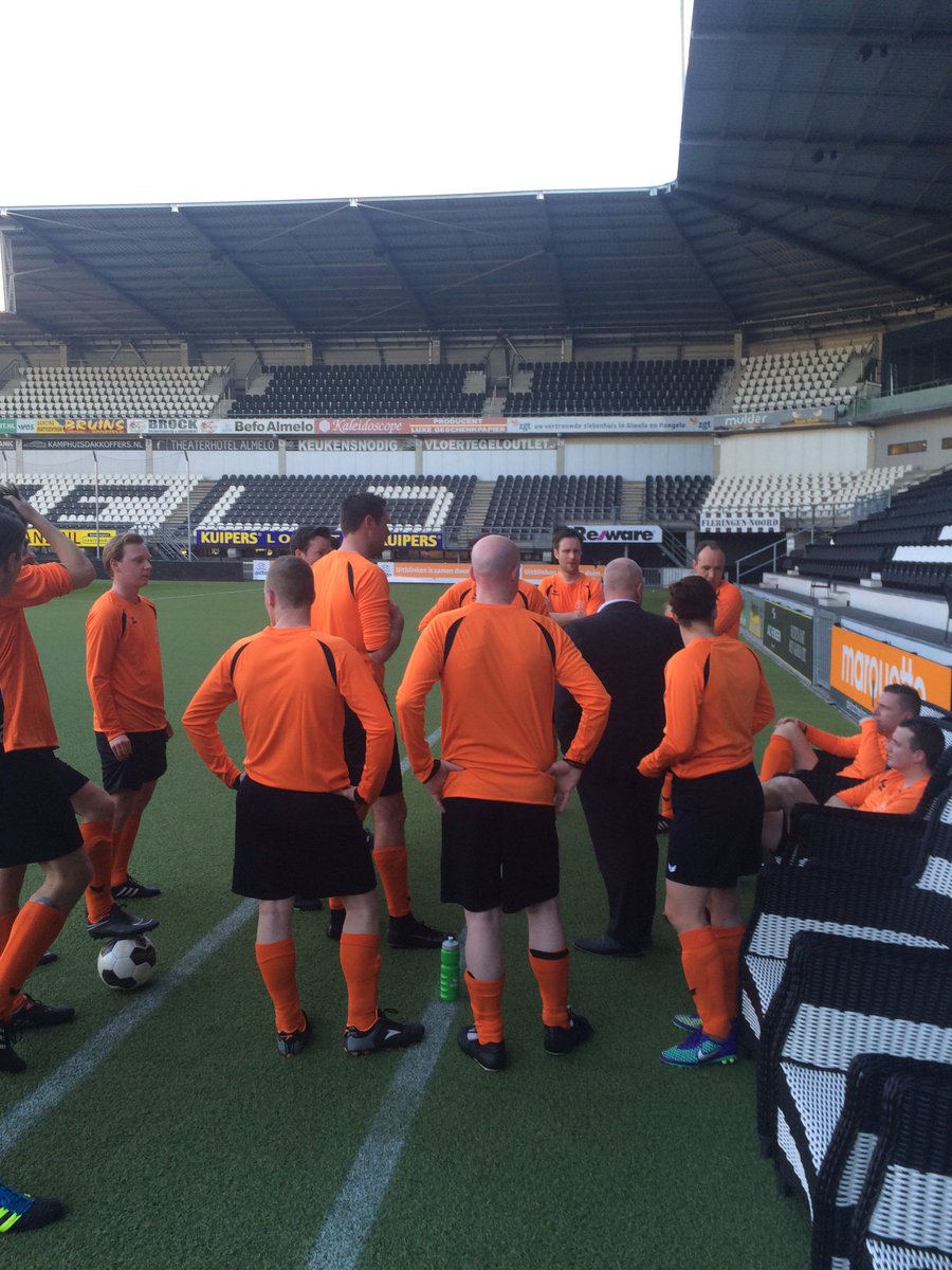 Asito hoofdkantoor speelt 3-3 tegen businessclub <a href="/HeraclesAlmelo/">Heracles Almelo</a>. Onder bezielende leiding van coach Jasper Smid.