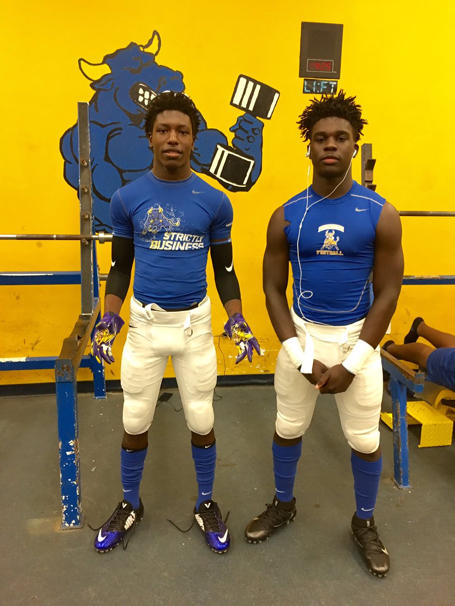 twenty3_Louis's tweet photo. Its going to be crazy in that backfield this year💯🔥 https://t.co/ROeVB4BCXM