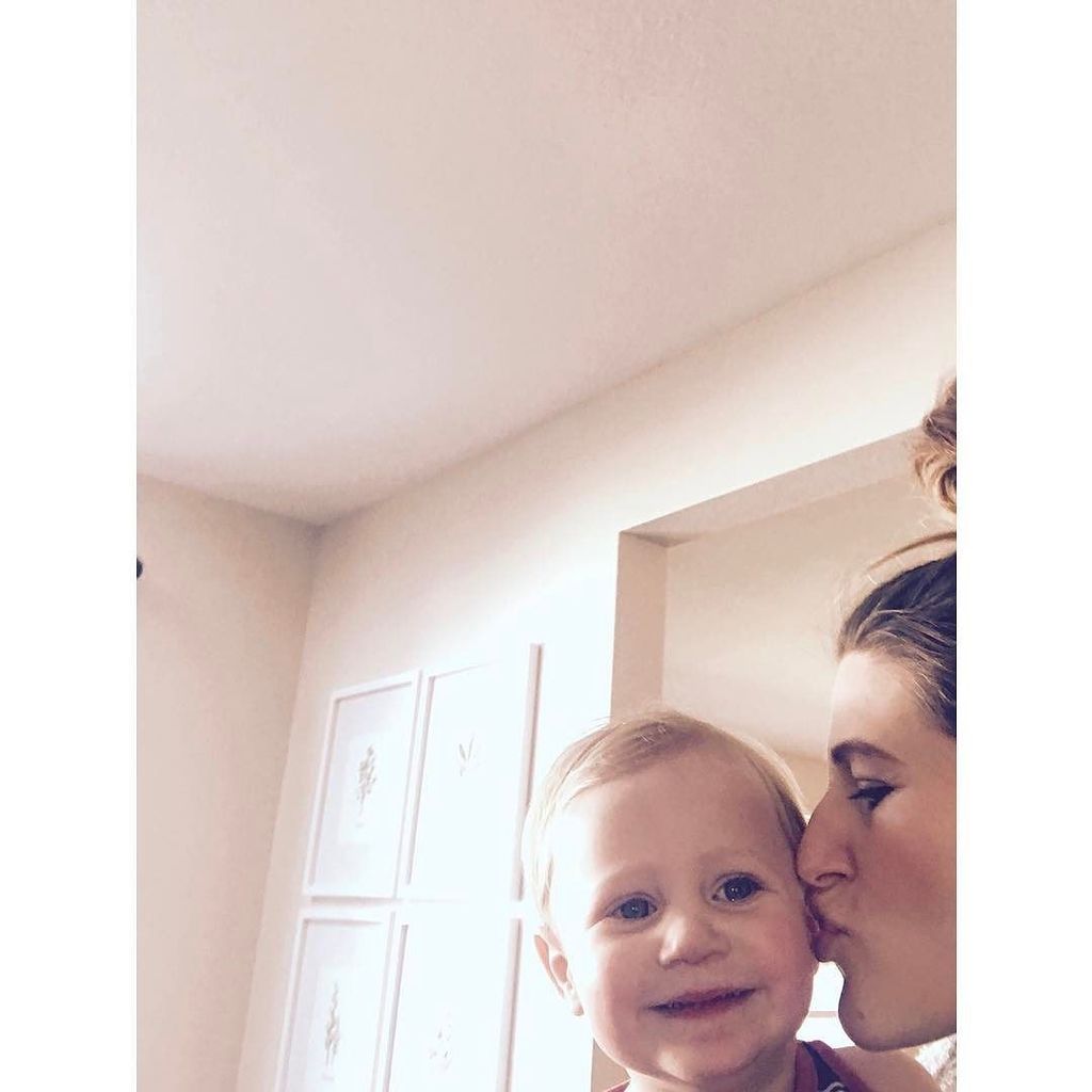 Lisa_Seaton's tweet photo. 😘 #nashseaton #kissesfrommommy https://t.co/TkVClohs3B