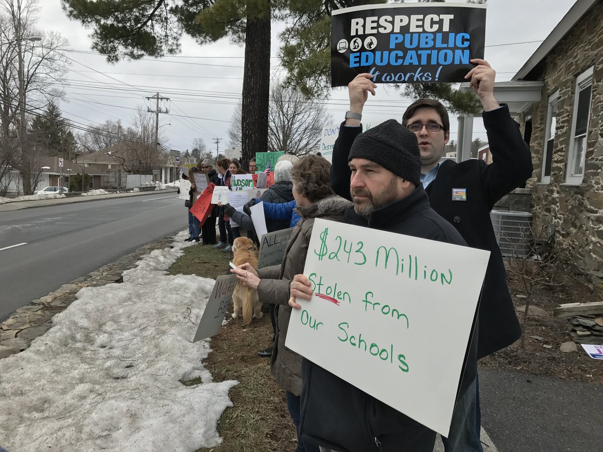 NYSUTTRO's tweet photo. #devostating turnout to tell @Sueserino4ny to support our schools @AndyPallotta @nysut https://t.co/RnSjV6qiv9