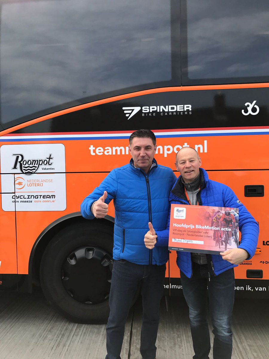 Het is koers! @TeamRoompot bedankt voor de gastvrijheid! Mooie dag in Harelbeke, special thanx to <a href="/zeeuwseleeuw/">Johnny Hoogerland</a> and @michelcornelisse