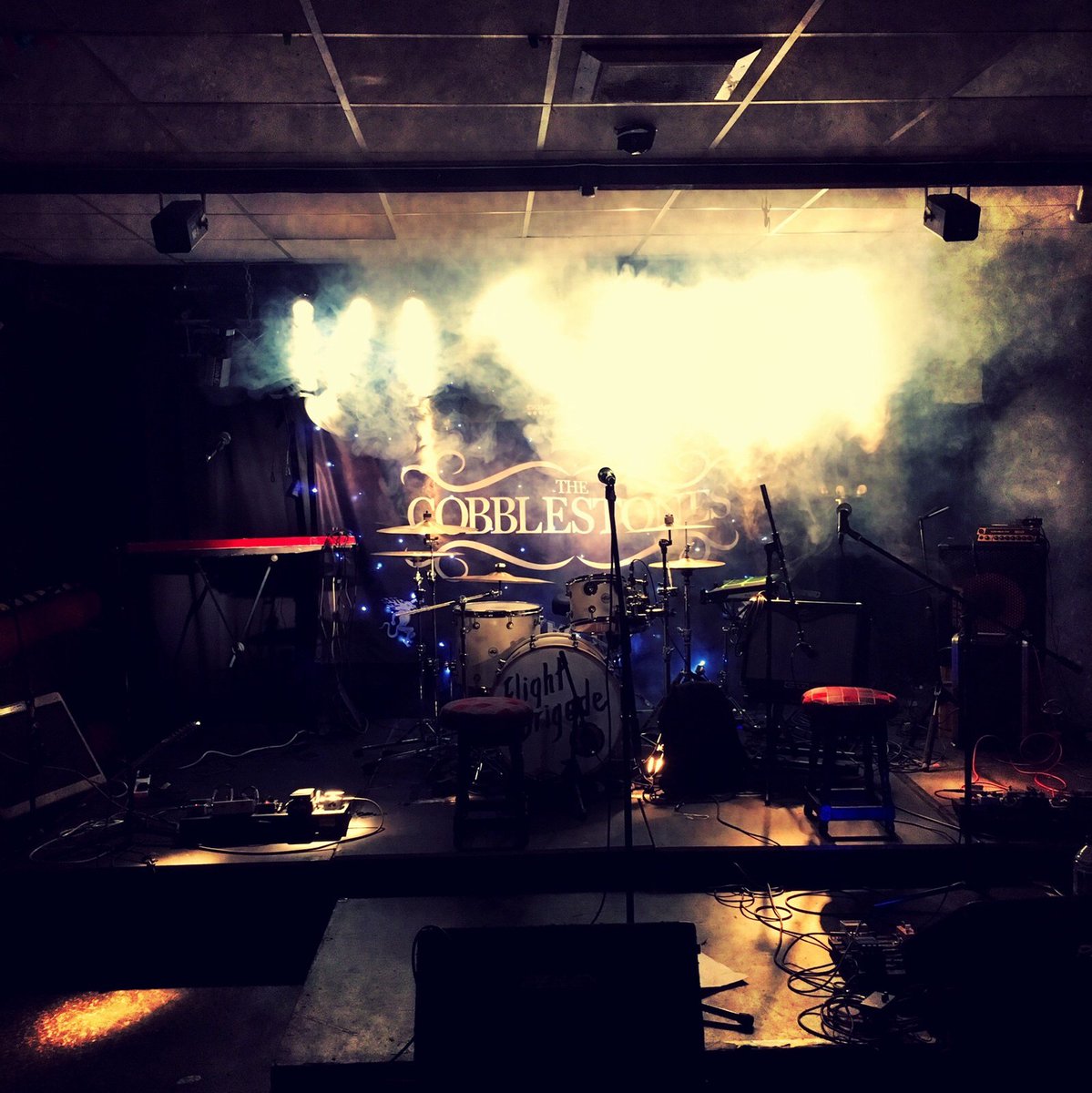 fivetailfox's tweet image. Tonight we debut our new single LIVE! @joemarshrecordings COME SEE US!!!  #alternativerock #indierock #alternative #britishjackass