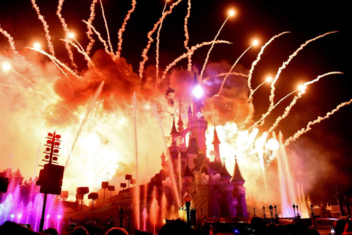 And with the end of Disney Dreams we fade our dreams and passion of InsideDLParis into history aswell. (1/3)