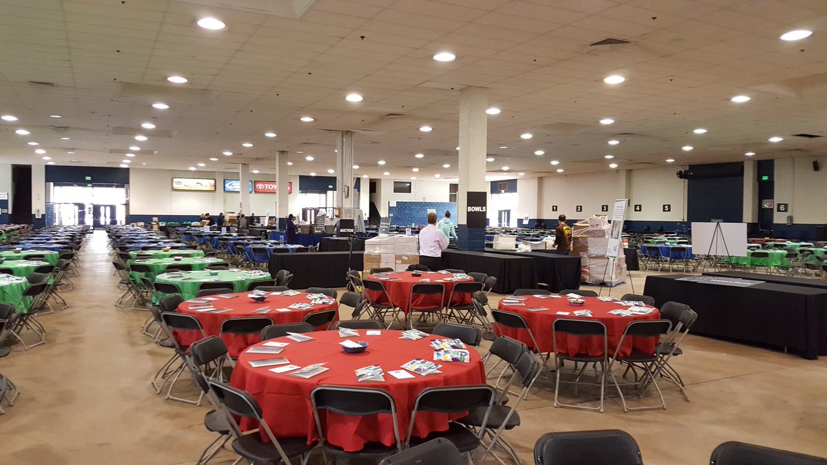 MatthewWGilbert's tweet photo. Had a great time helping with @EmptyBowlsBmore. Thanks to @Gary_Harmon04 for the invite to the volunteer event @ChesapeakUPSers https://t.co/b1wK6mD84E