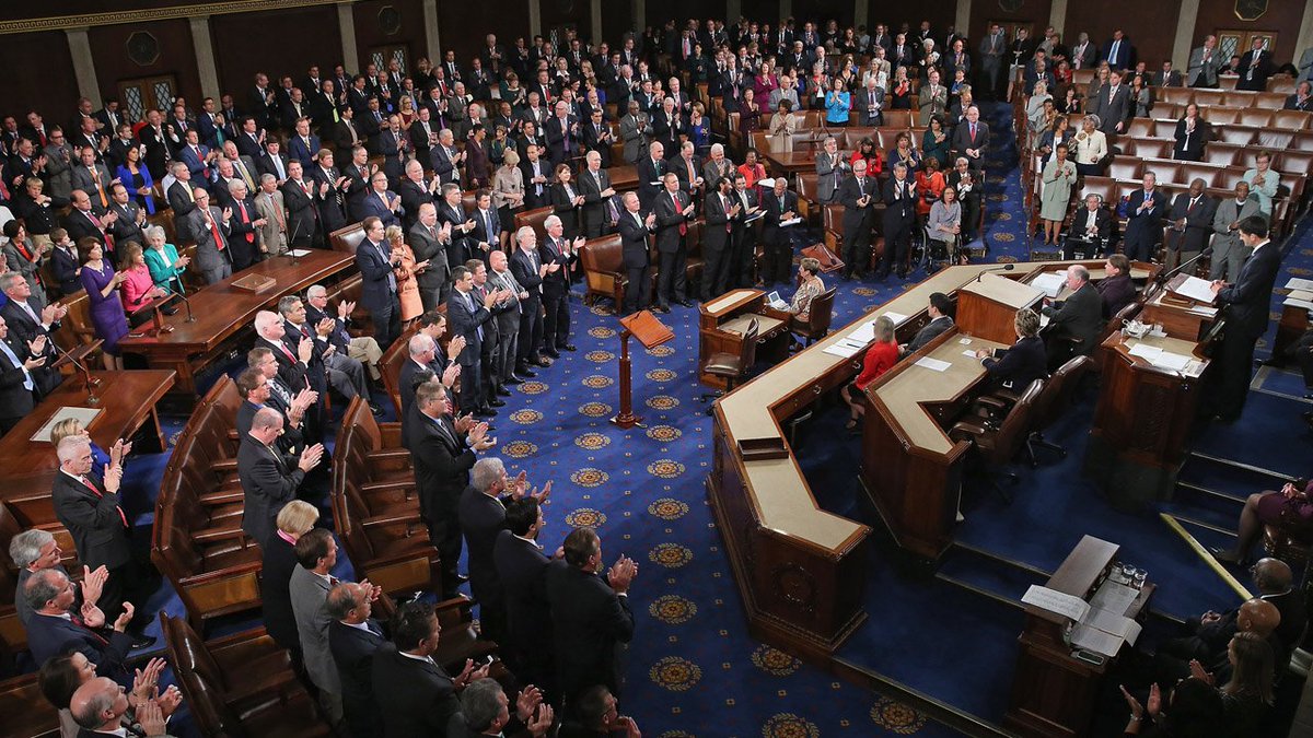 WATCH LIVE Minority leader Pelosi holds briefing over House leaders pulling health care bill bit.ly/2nljSjT https://t.co/kr7CmGcm55