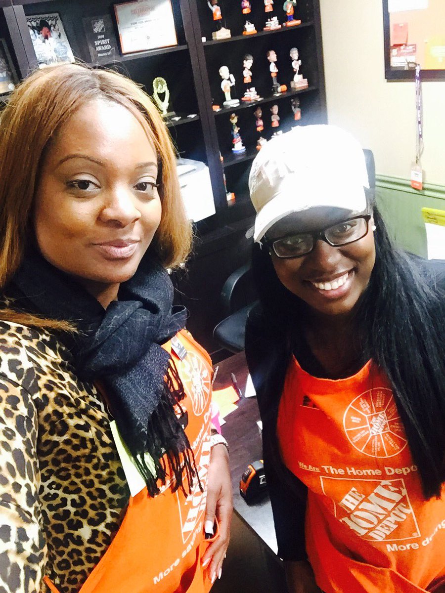 Miss_T_Holland's tweet image. Meet Ella! Love 2 share my story with new cashiers and inspire them! #30dayCheckin #trendingOrange #shareyourStory #youmaysavesomeone